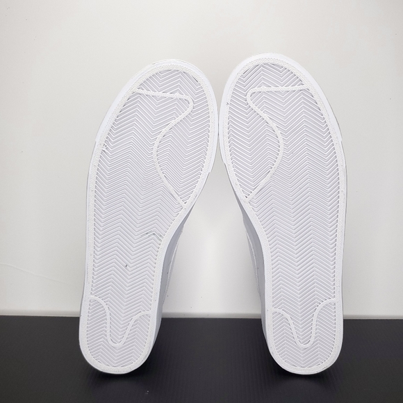 Nike Blazer Low LE  Unisex Sneaker - Picture 8 of 9